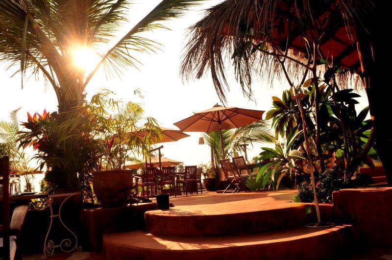 Hotel The Clematis à Candolim Extérieur photo