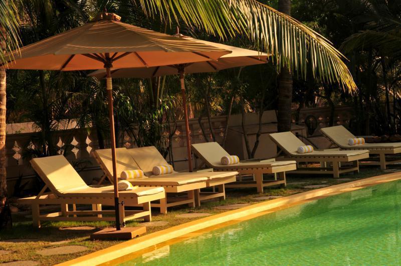 Hotel The Clematis à Candolim Extérieur photo